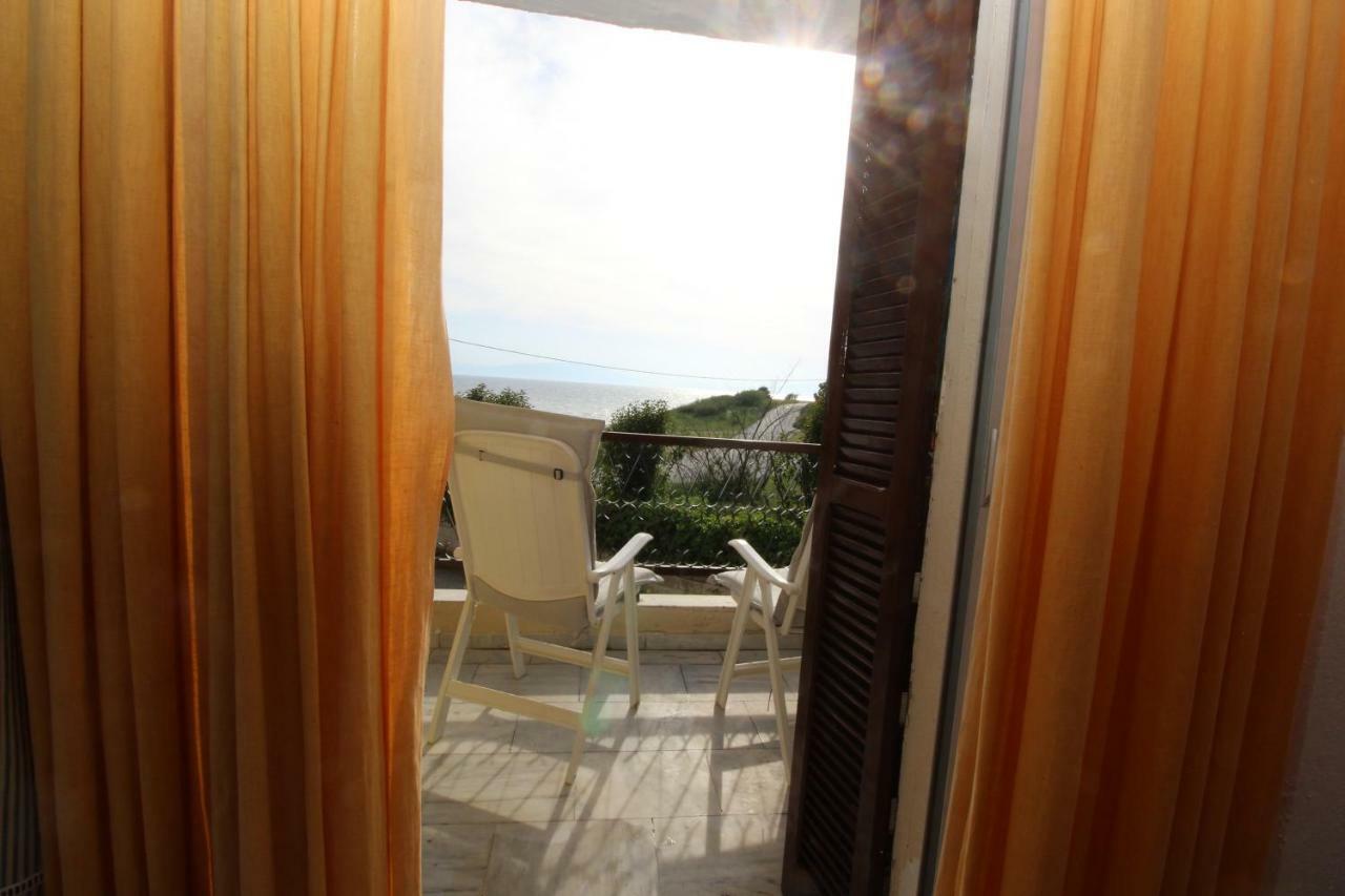 Kariani Beach Apartment Esterno foto
