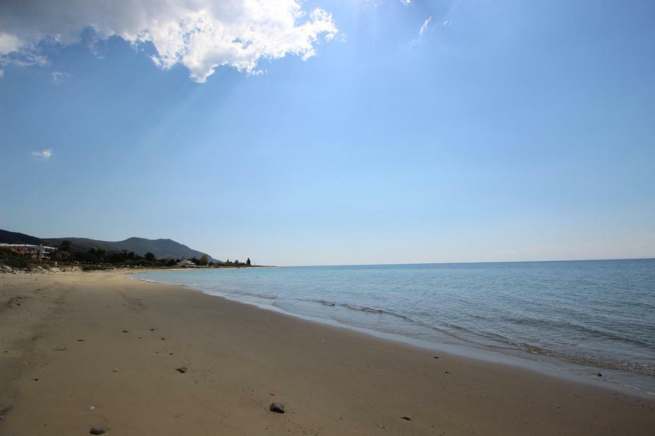 Kariani Beach Apartment Esterno foto