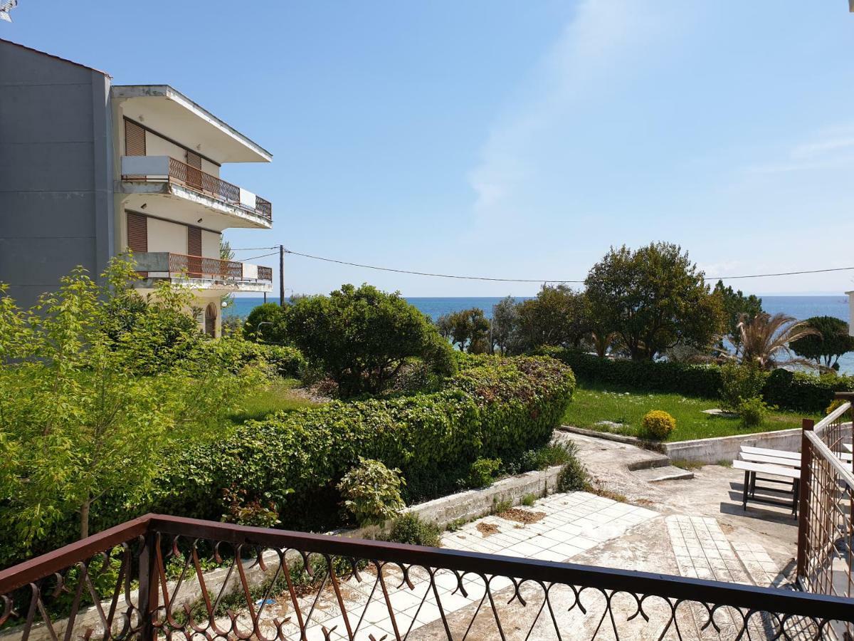 Kariani Beach Apartment Esterno foto