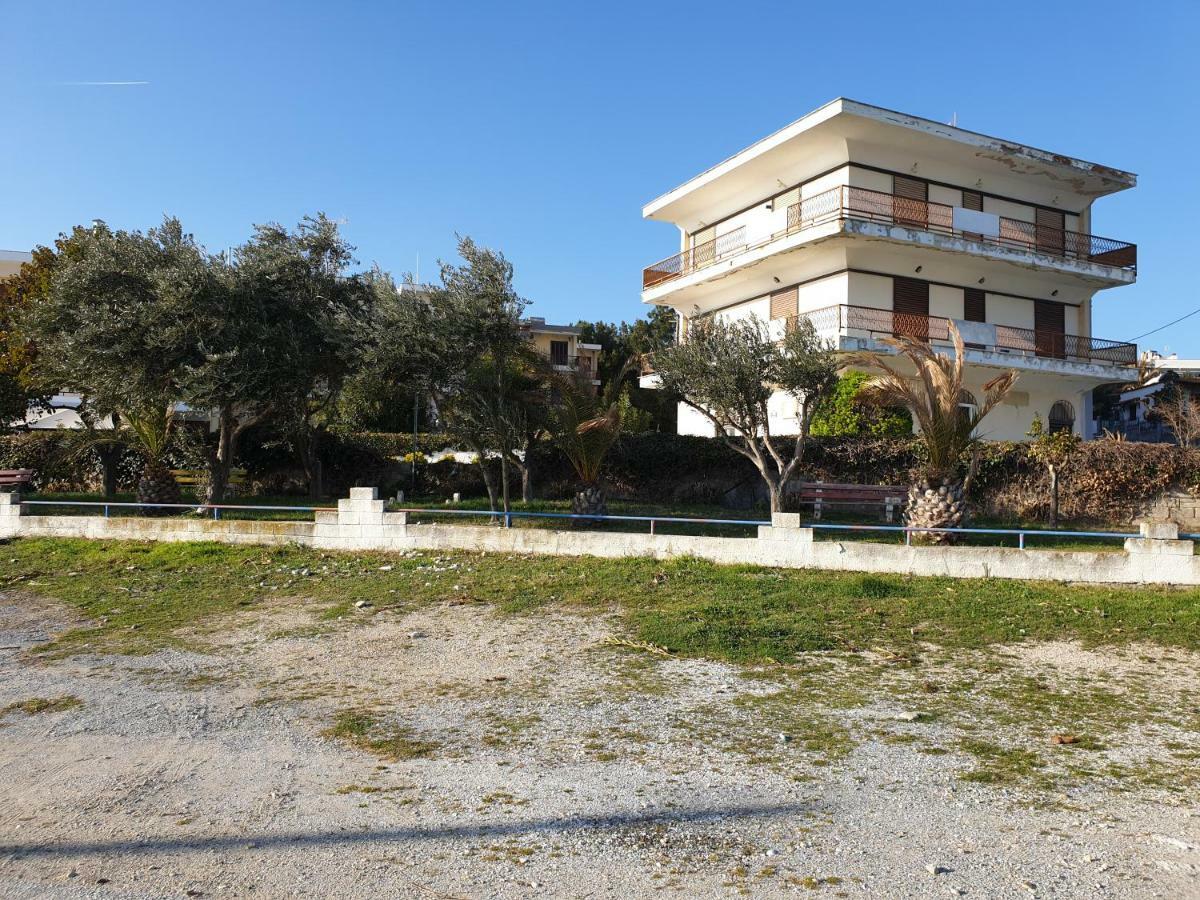 Kariani Beach Apartment Esterno foto