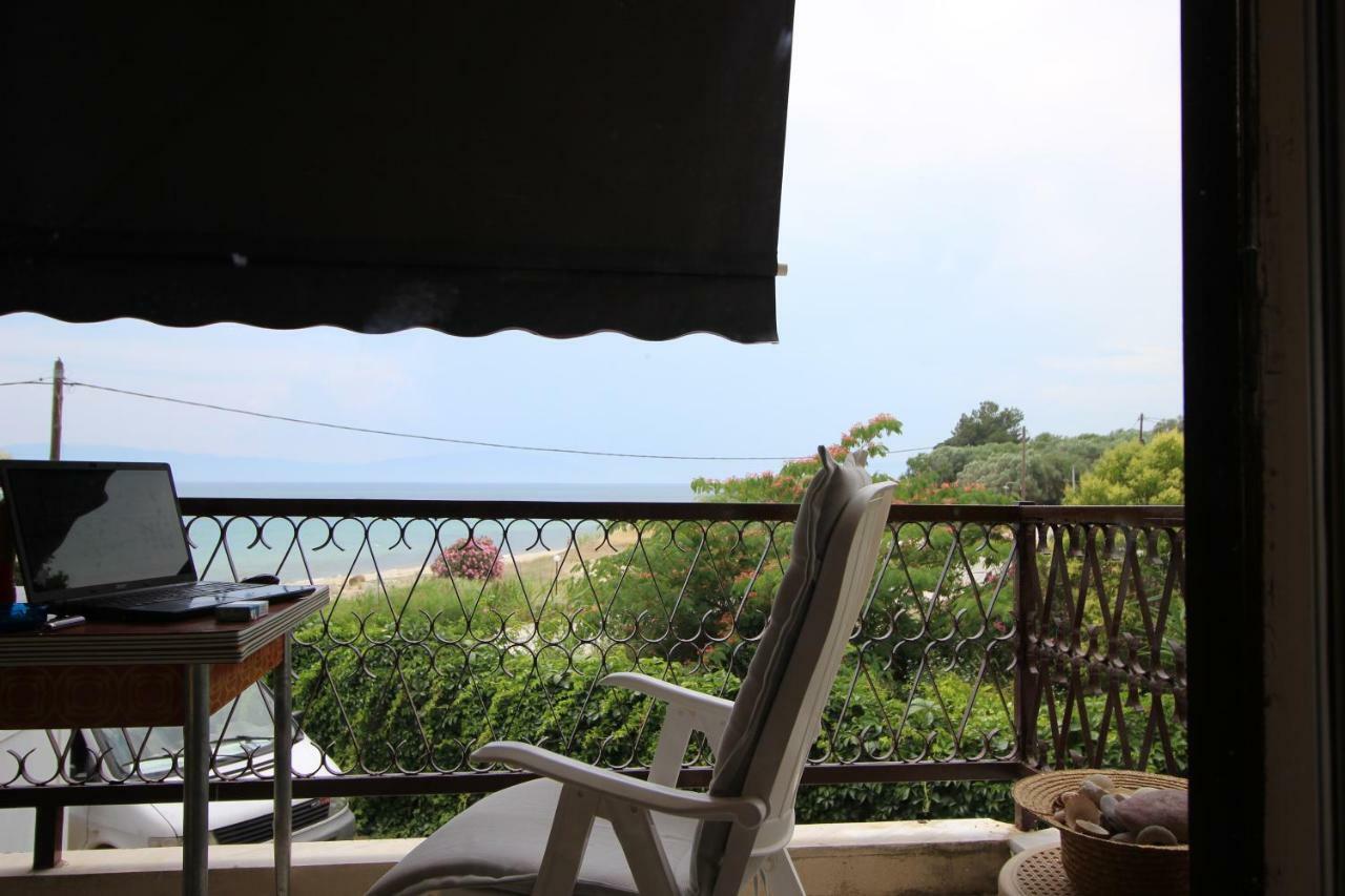 Kariani Beach Apartment Esterno foto